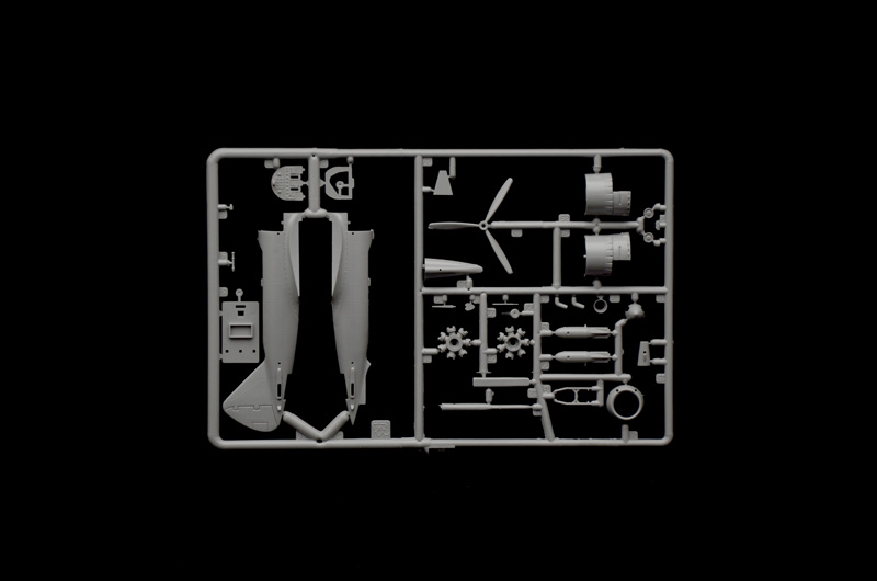 1472ИТ Самолет REGGIANE RE.2002 ARIETE Italeri