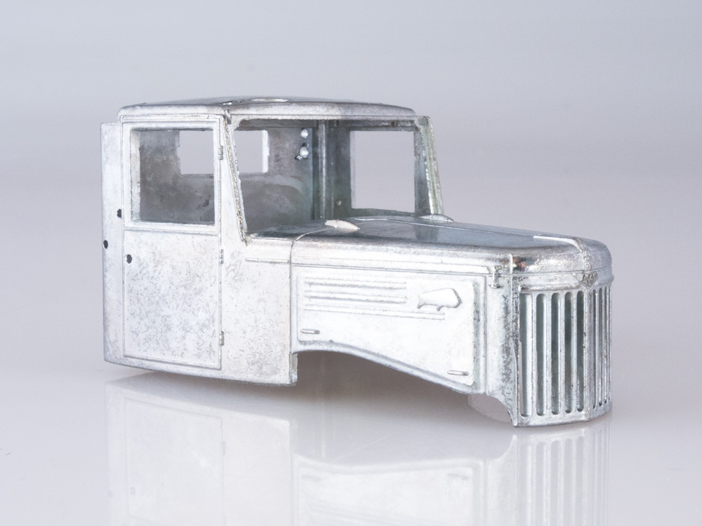 7060AVD Сборная модель МАЗ-200В с полуприцепом НАМИ-790 AVD Models