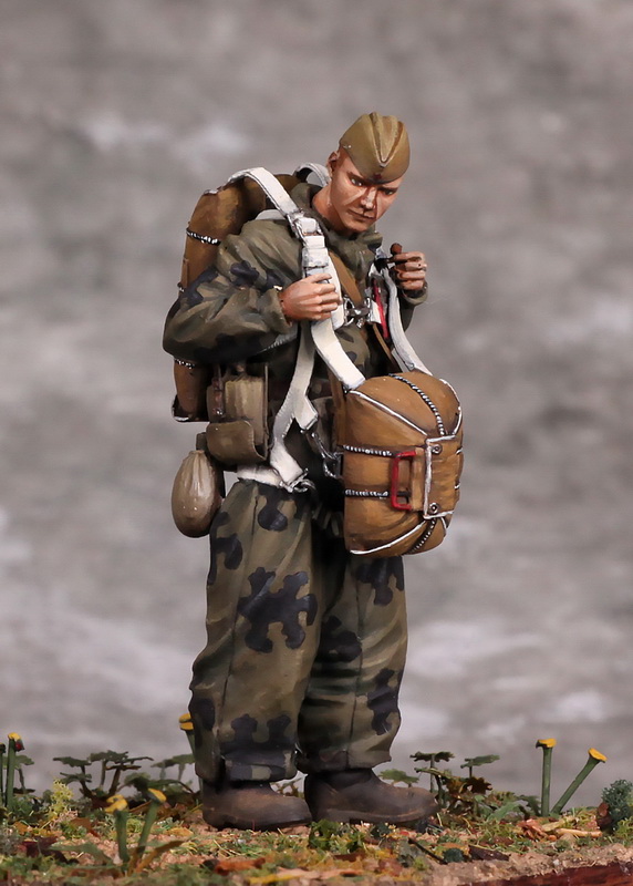 3105SOGA Ручной пулемётчик парашютист (второй номер)РККА. 1941 г. SOGA Miniatures