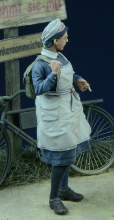 35016DM  German DRK Nurse 1939-45 D-Day Miniature Studio