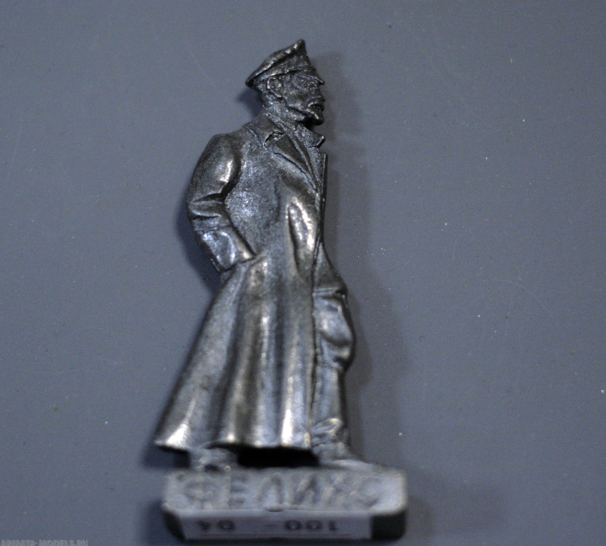 Н-100-004  Солдатики "Ура"