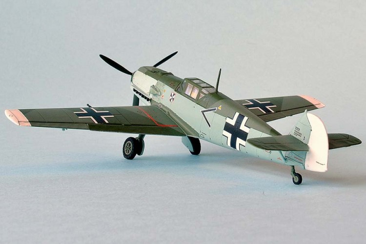 A01008  Самолет Messerschmitt Bf109E Airfix