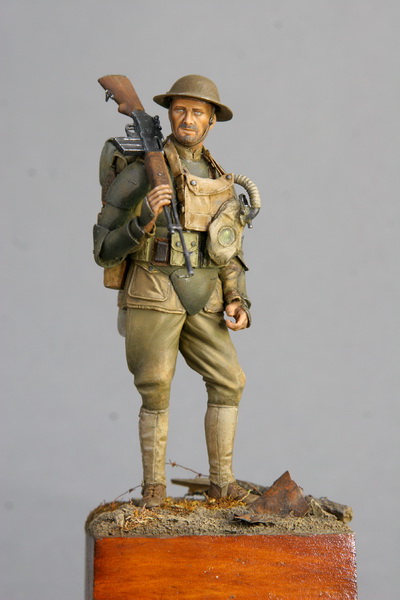 P16002 US Infantryman in experimental armor and experimental helmet №5, 1918 Citadel Model