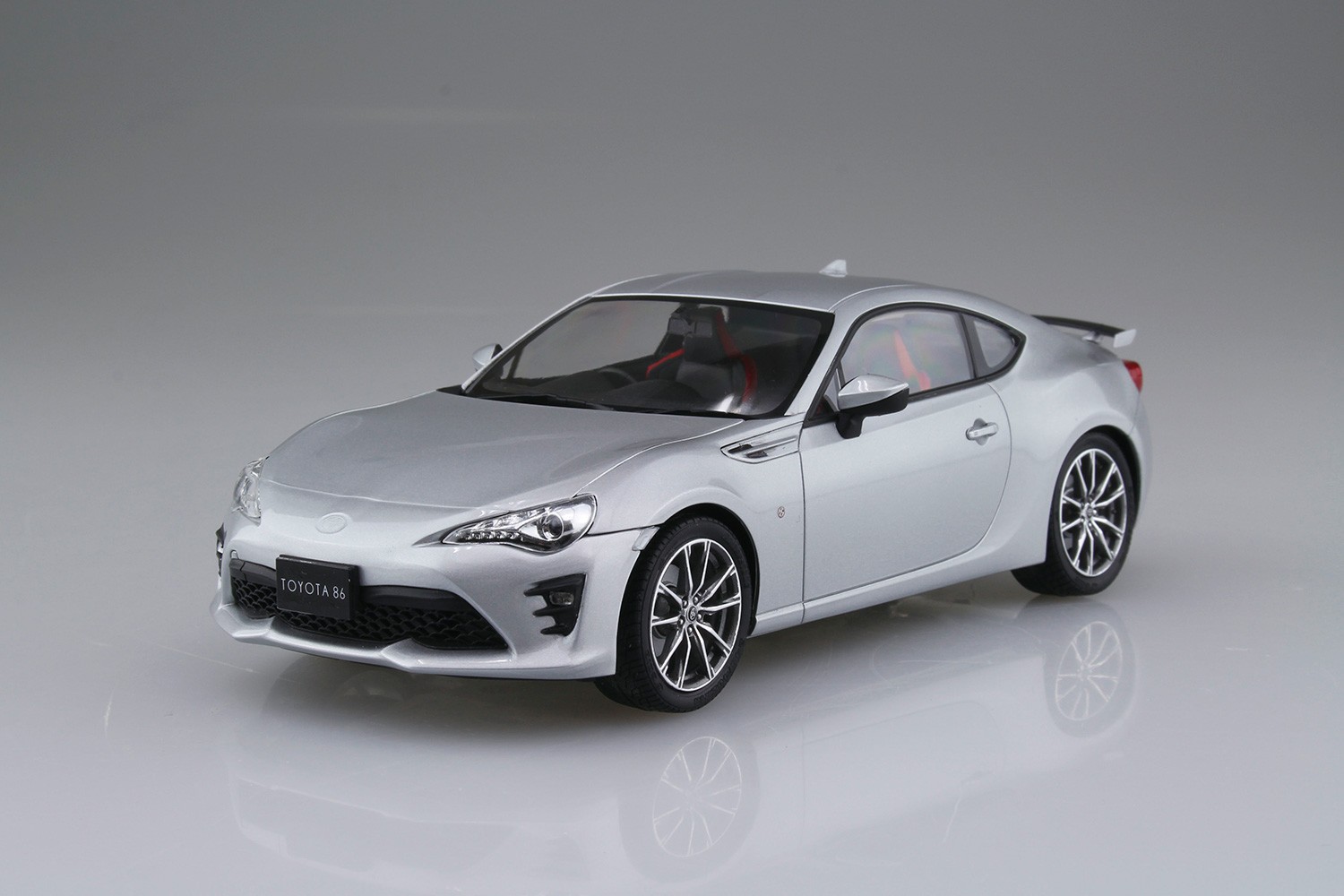 05649 Toyota 86 '16 Ice Silver Silica Aoshima