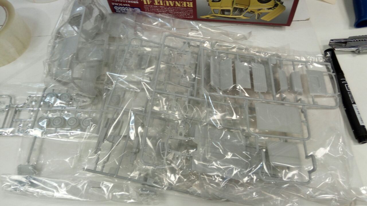 25002 Renault 4L EBBRO