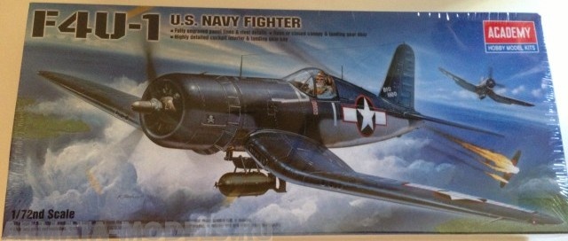 12457 Самолёт  F4U-1 Academy
