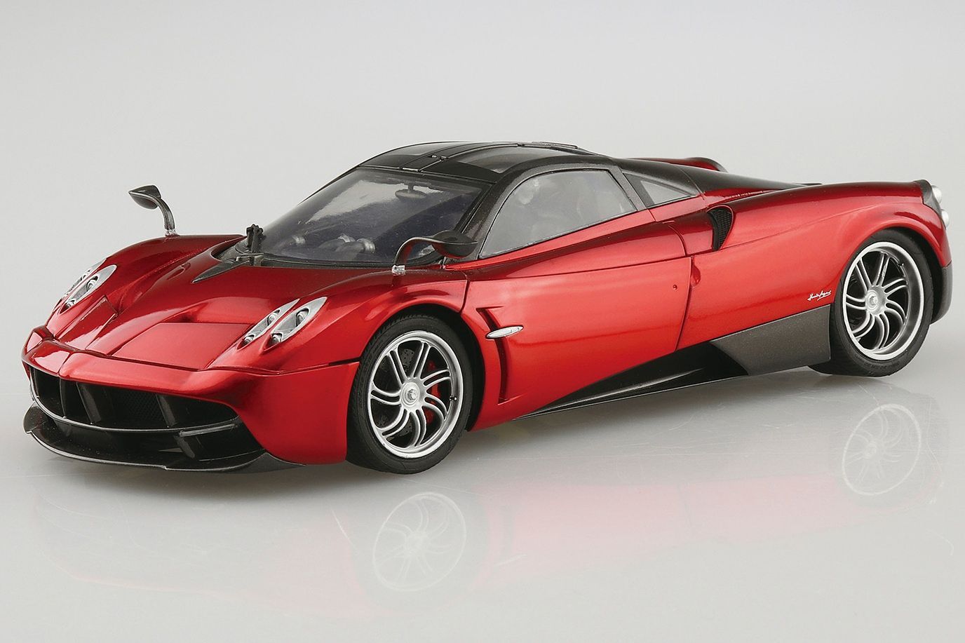 05806 Pagani Huayra '12 Aoshima