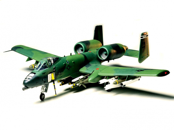 61028T Fairchild Republic A-10A Thunderbold II Tamiya