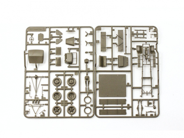 32577T Советский полуторатонный грузовик с фигурой водителя и четырьмя бойцами. Tamiya