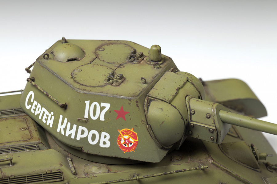 3686PK-1 Советский танк Т-34/76 с башней Гайка Pro Kit Arma Models
