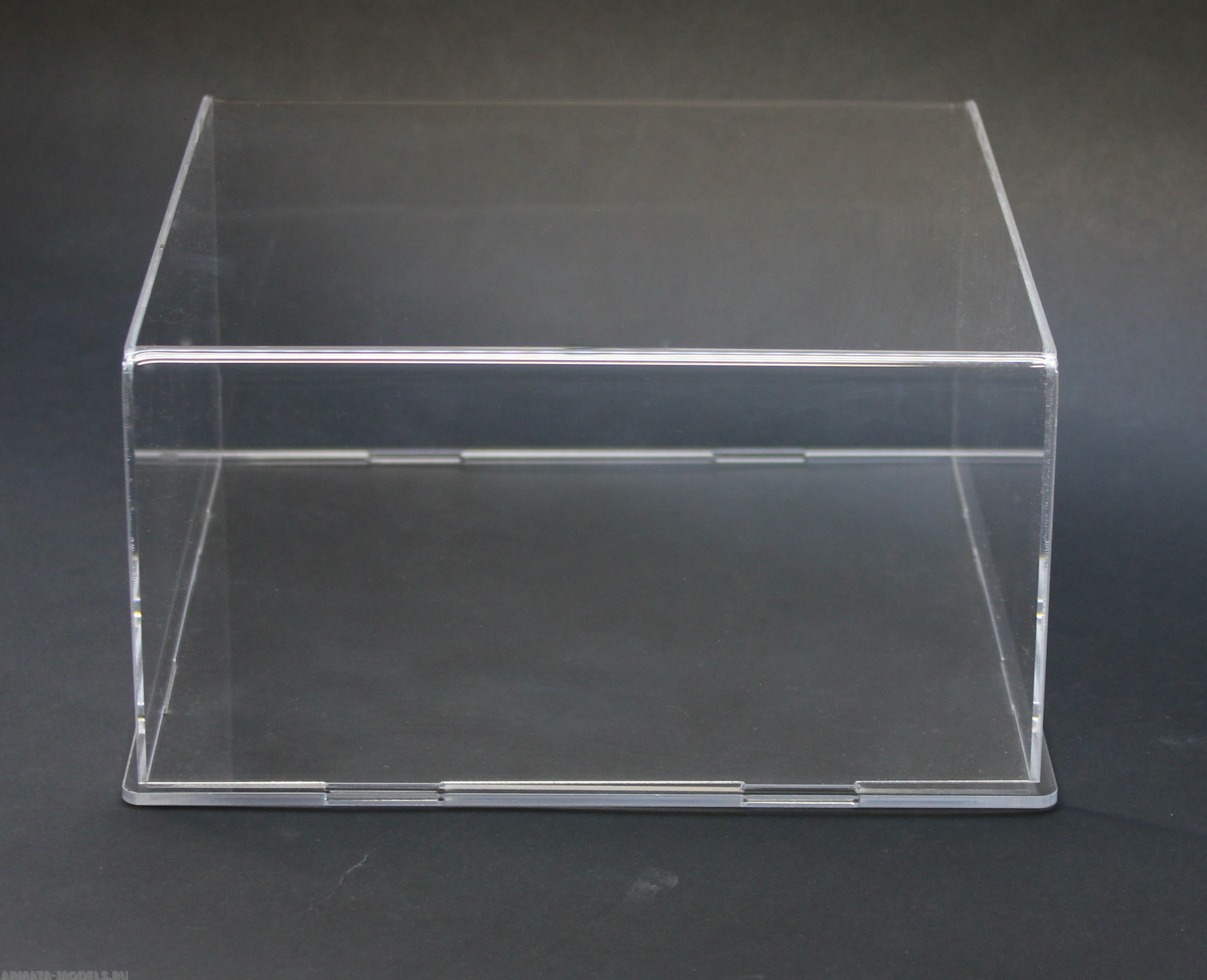 AM35684 Бокс прозрачный 2мм колпак 3мм основание 180х85х85