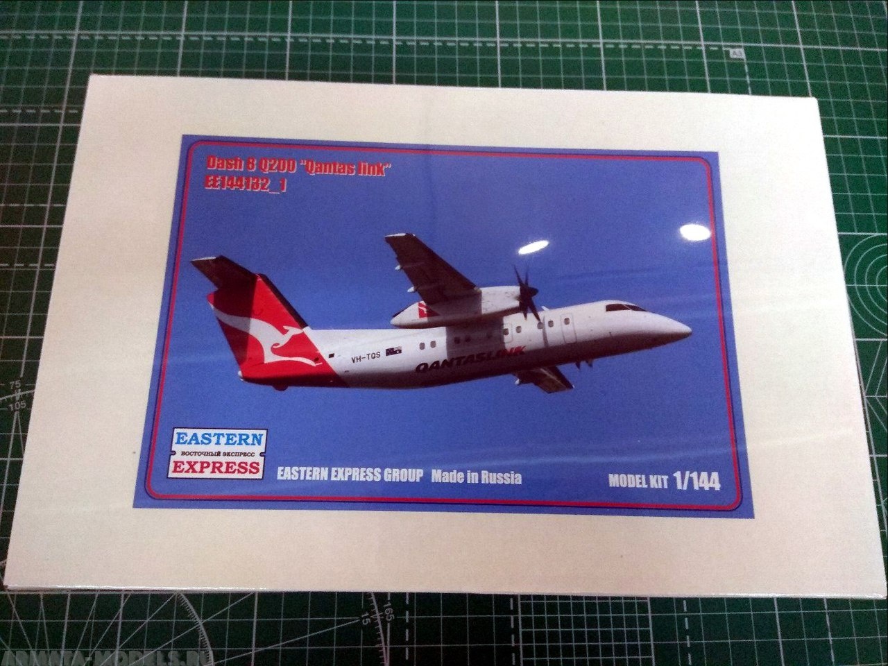 ЕЕ144132_1 Dash 8 Q200 Quantas Восточный экспресс