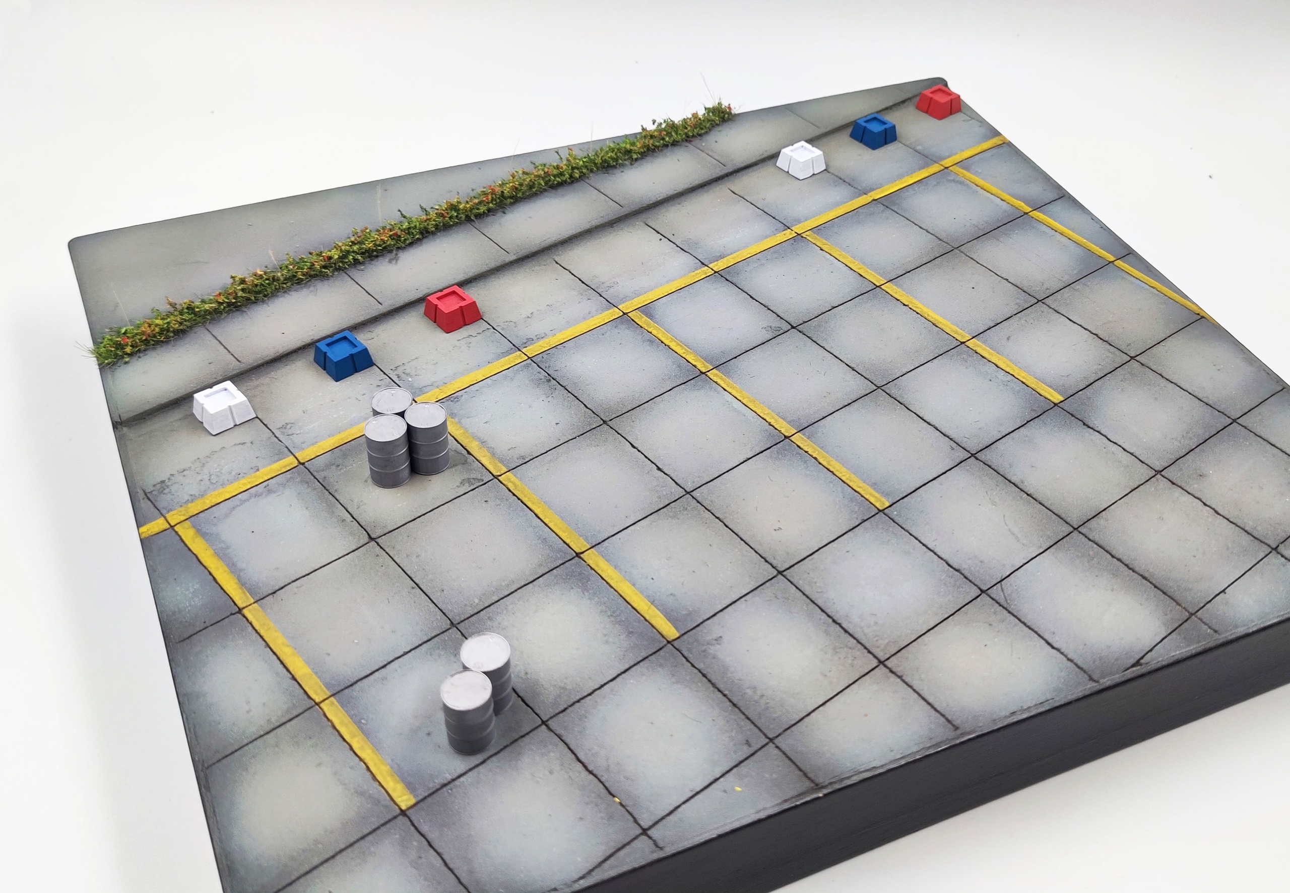 HE-48040 Подставка показ Размер 30х35см (Неокрашенные аксессуары в комплекте)