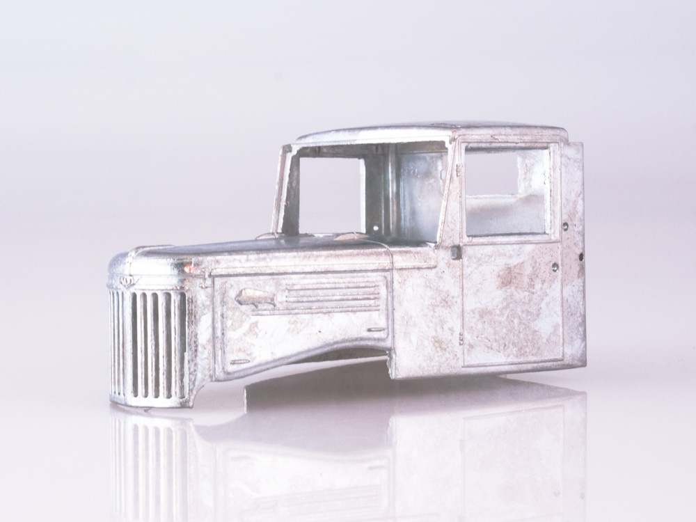 1374AVD Сборная модель МАЗ-205 самосвал AVD Models