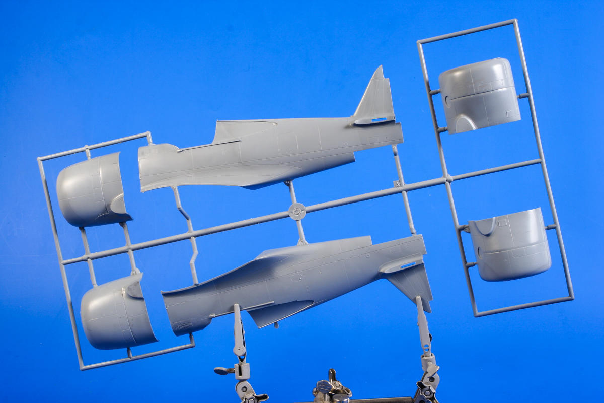 SH32016 Mohawk Mk.IV Hawk with Cyclone engine Special Hobby