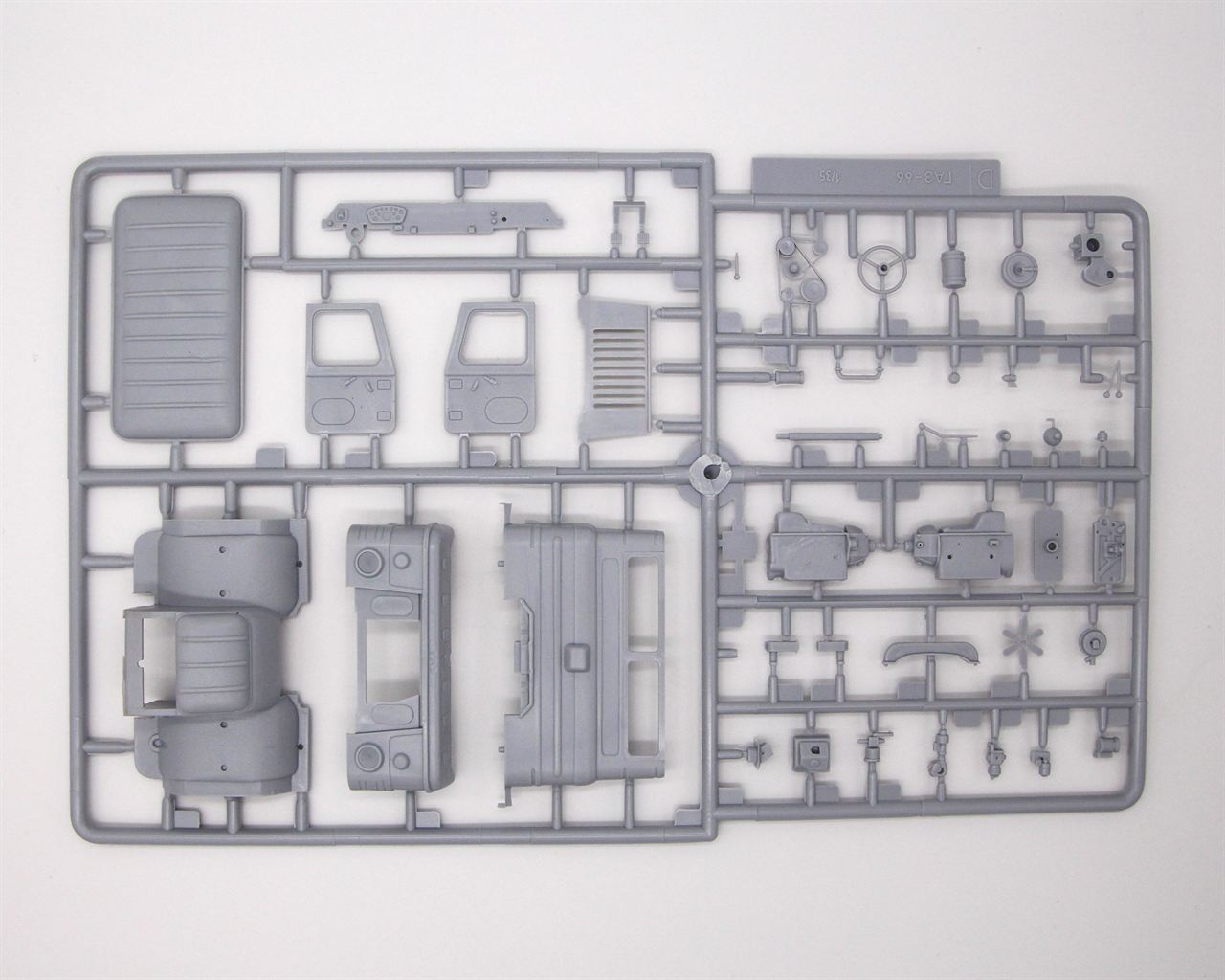 ЕЕ35131А Армейский грузовик (борт) Восточный экспресс