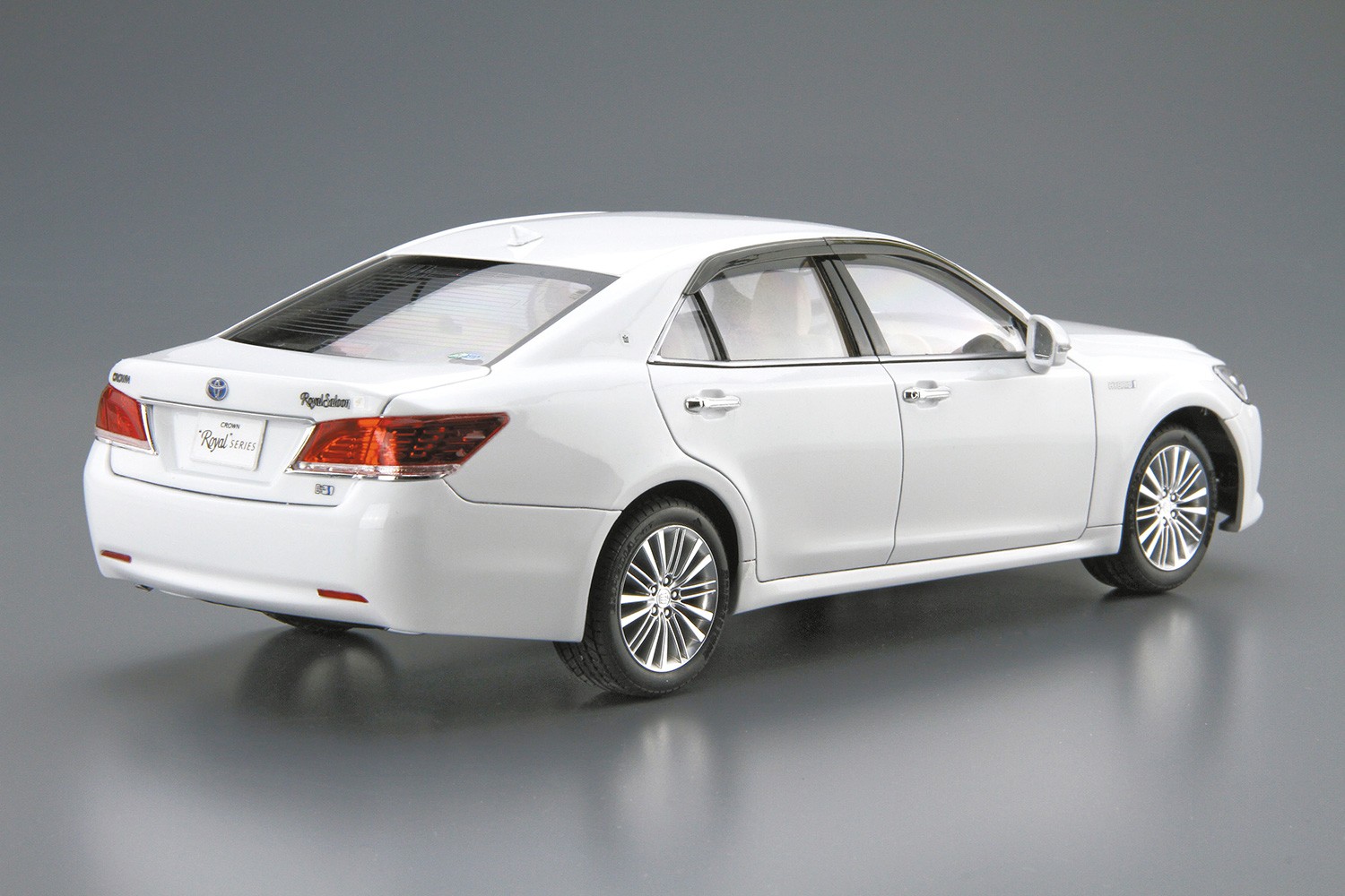 05952 Toyota Crown GRS210/AWS210 RoyalSaloon '15 Aoshima
