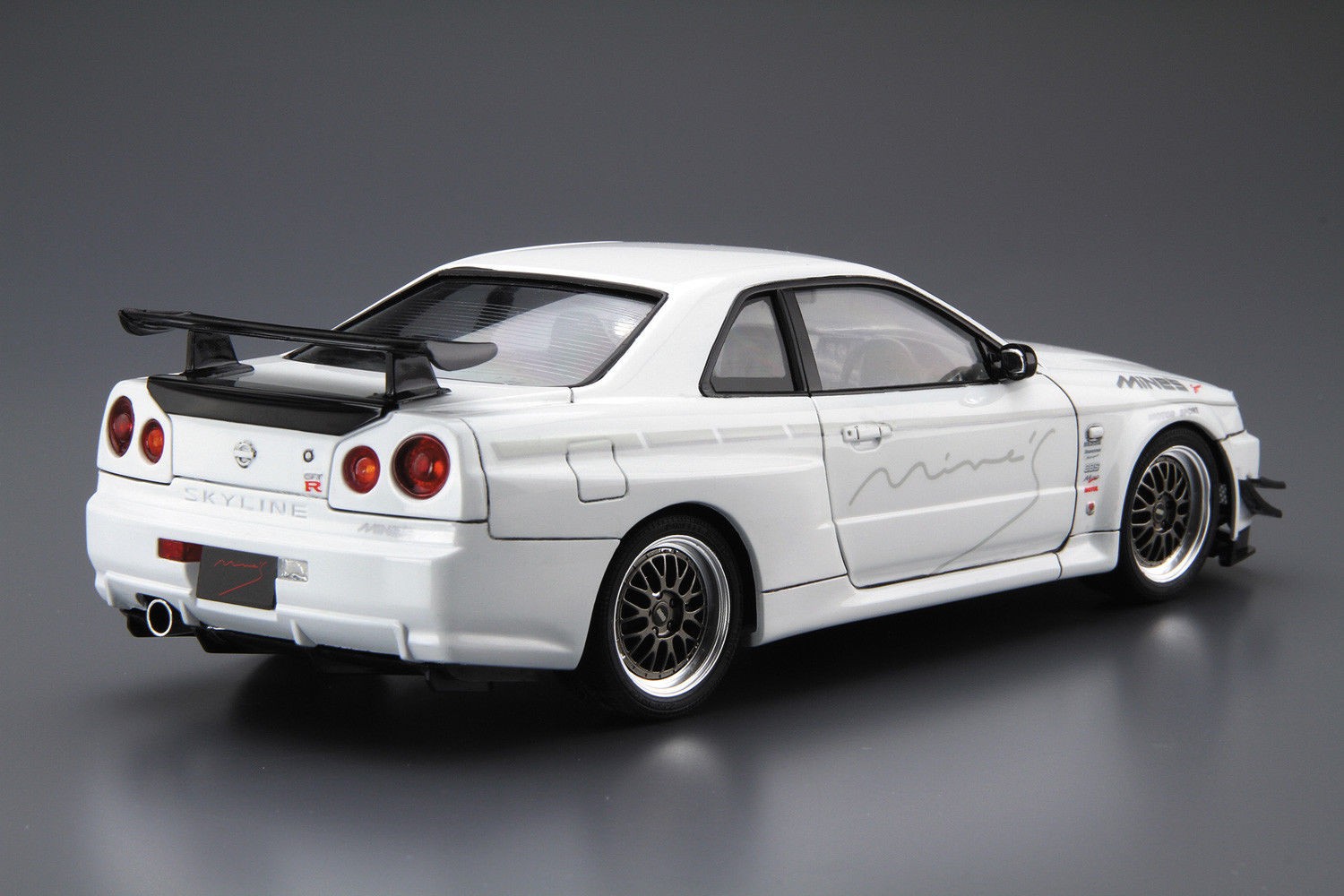 05986 Nissan Skyline GT-R Mine's BNR34 '02 Aoshima