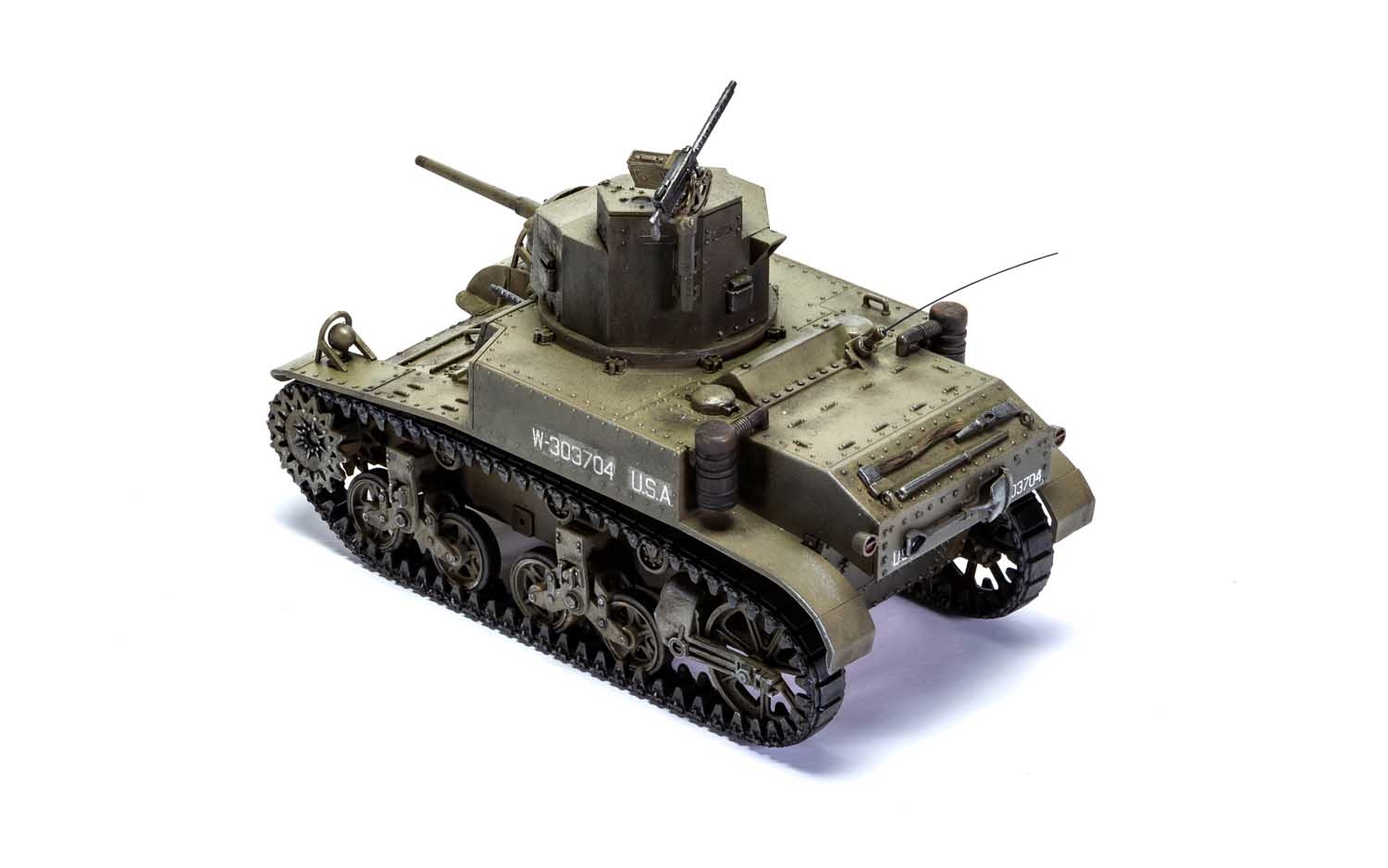 A1358 Сборная модель Танка M3 Stuart Honey (British Version) Airfix