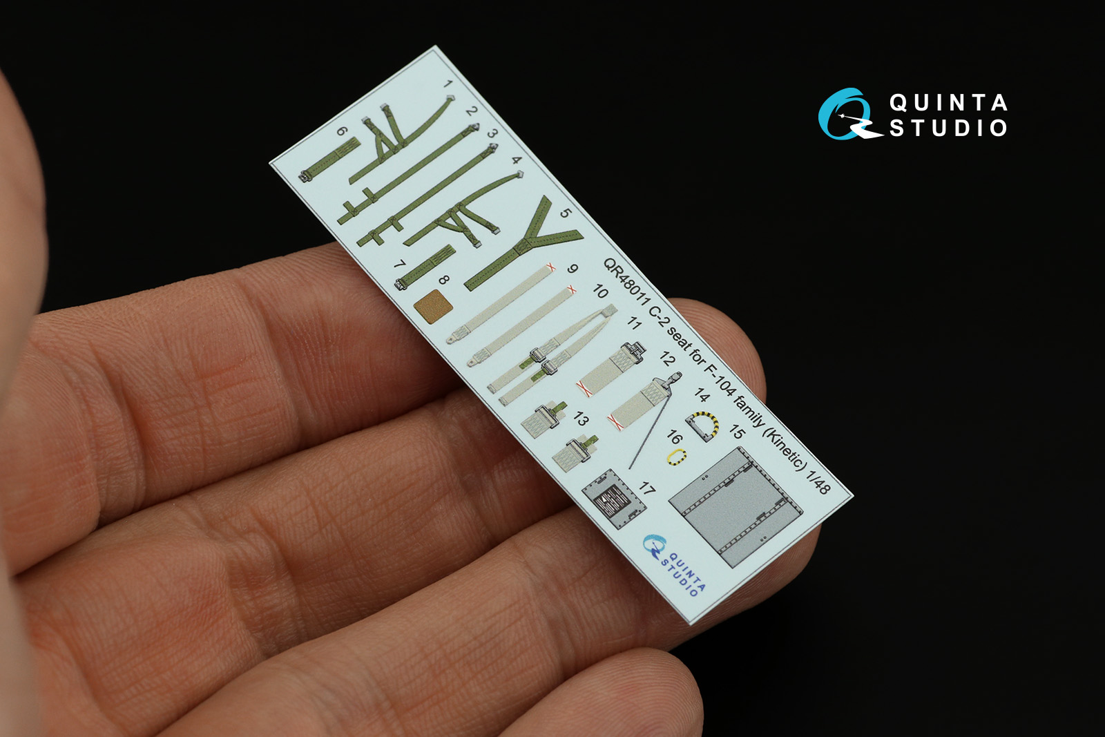 QR48011 Кресло  C-2 для семейста F-104 (Kinetic)