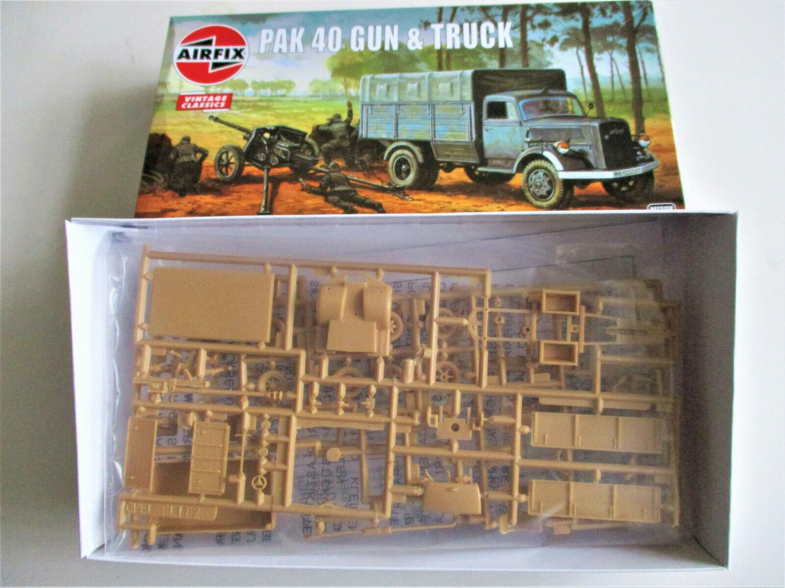 A02315V Сборная модель Пушки и тягача Opel Blitz & Pak 40 Gun Airfix