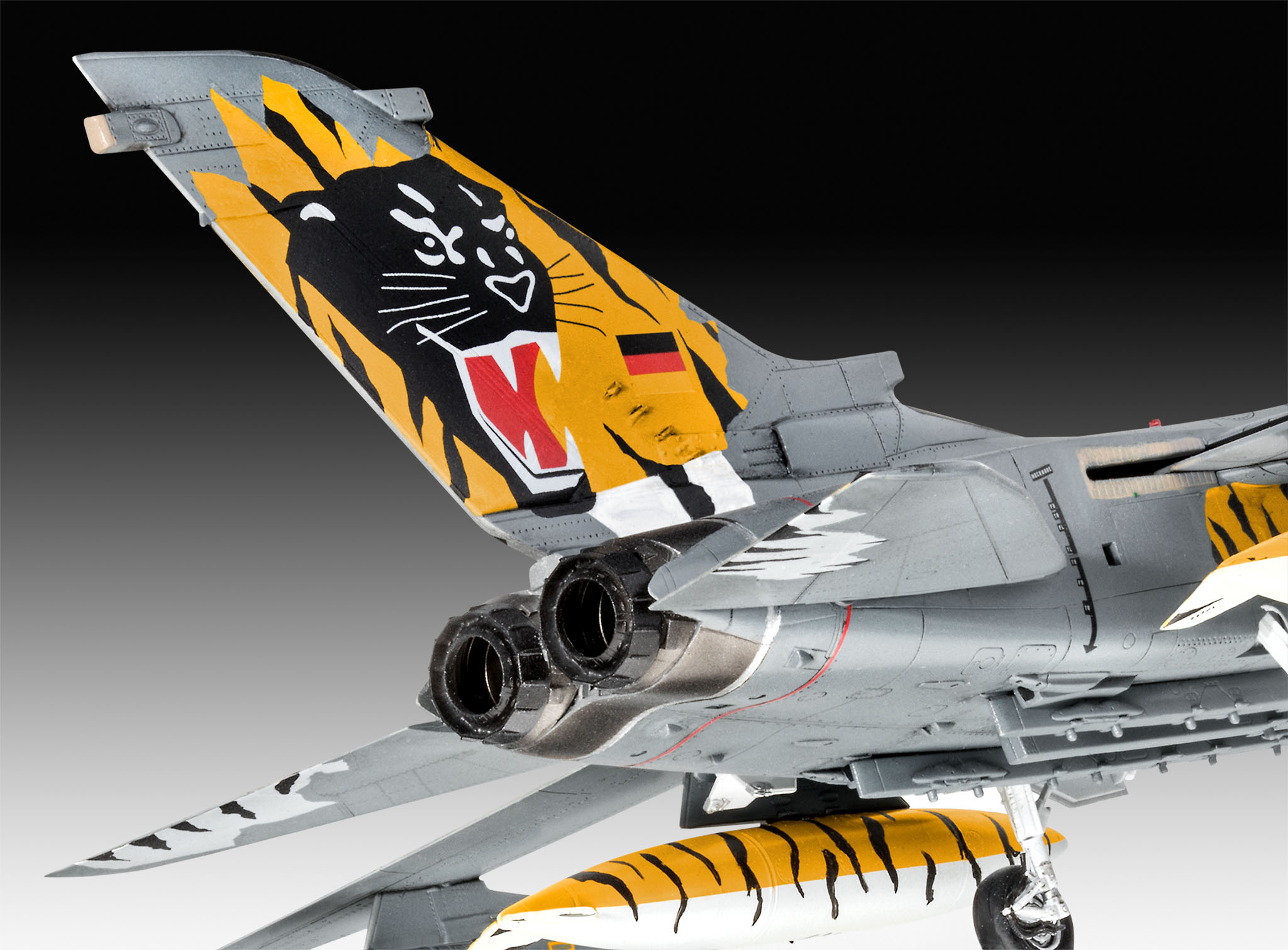 03880RE Истребитель-бомбардировщик Tornado ECR Tigermeet 2018 Revell