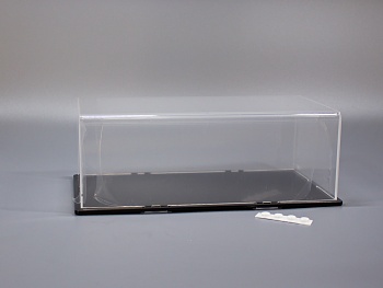 LCB005BL Бокс акриловый для легковых автомобилей 1/24 260х130х90, основание черный глянец